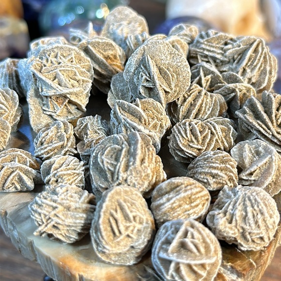 🔥SALE🔥 Desert Rose Crystal Raw Stone! - Picture 4 of 5